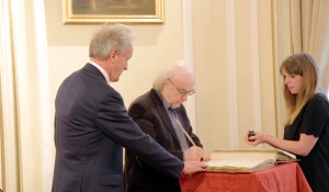 Writer Norman Manea became a Fellow of the Royal Society of Literature. He chose to sign the roll book with Dickens’s quill 